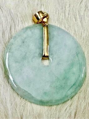 Beautiful Jade Jadeite Donut Pendant with Real 18k Gold + Certificate